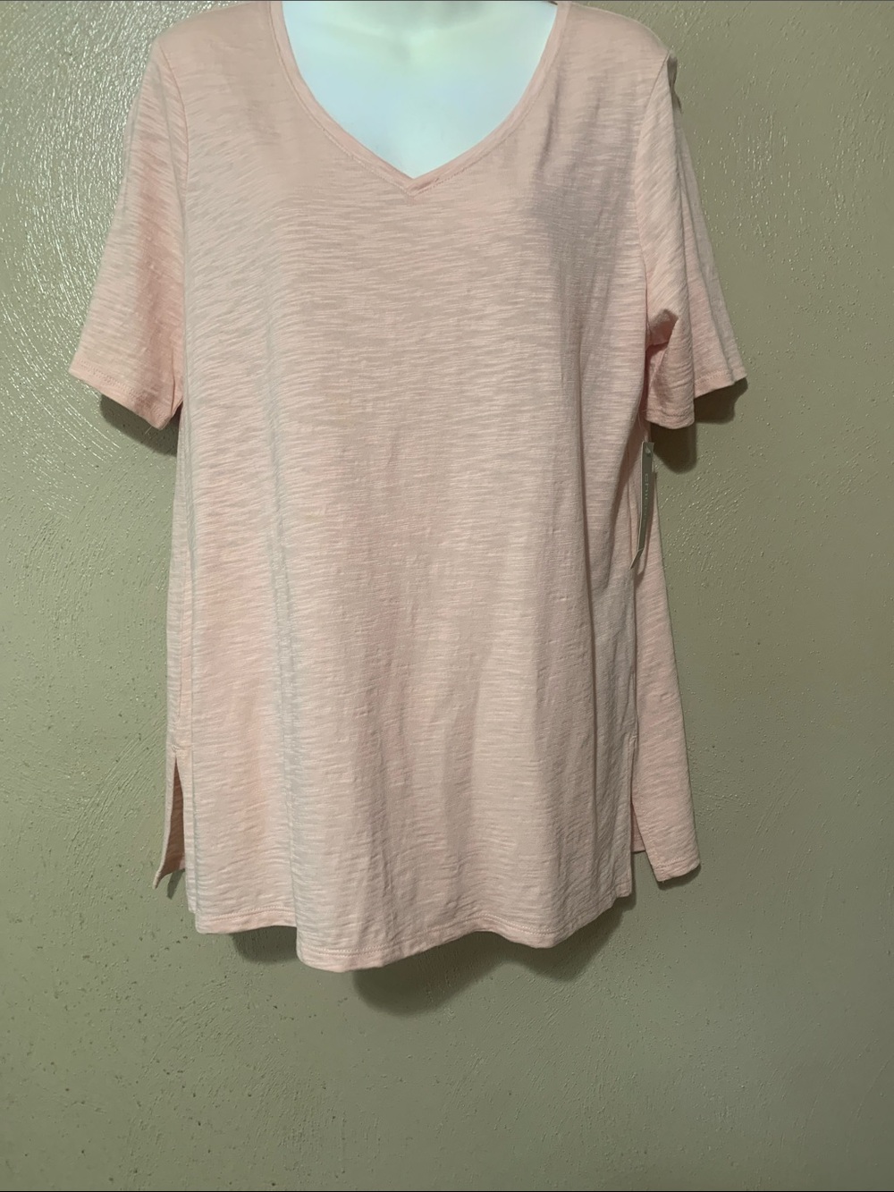 Chico’s  V-Neck Short Sleeve Top in Light Peach NWT